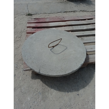 Właz betonowy 60cm pokrywa na szambo studnie