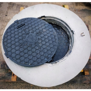 Pokrywa betonowa ogrodowa właz NA ZAMEK